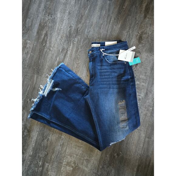 NWT KanCan High Rise Distressed Flare Jeans - 29 waist - Picture 4 of 4